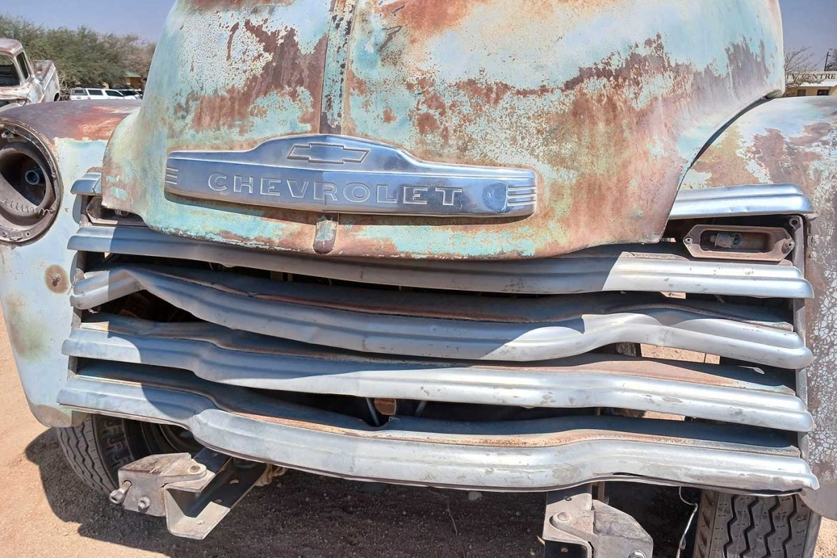 Vieille auto carcasse